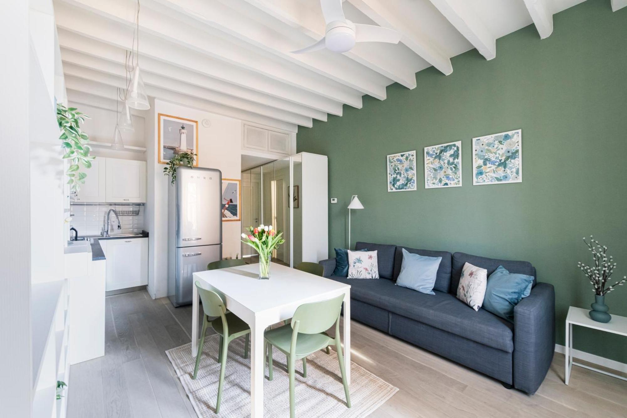 Lovely On The Navigli River By Easylife * Mailand