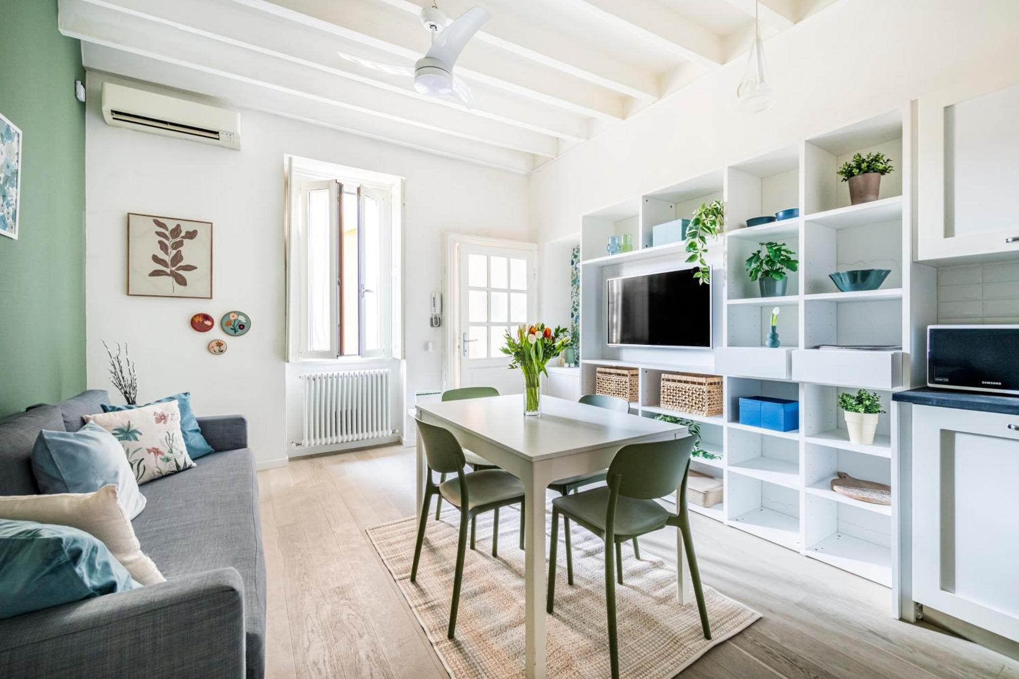 Lovely On The Navigli River By Easylife * Mailand